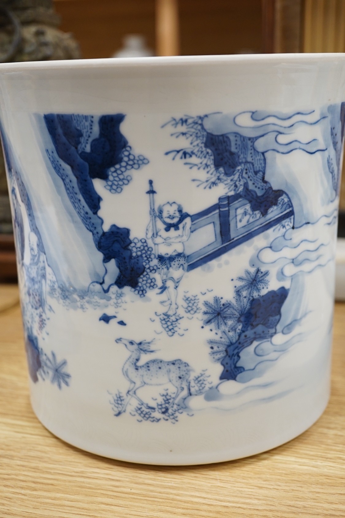 A large Chinese blue and white brushpot, 20.5 cms high